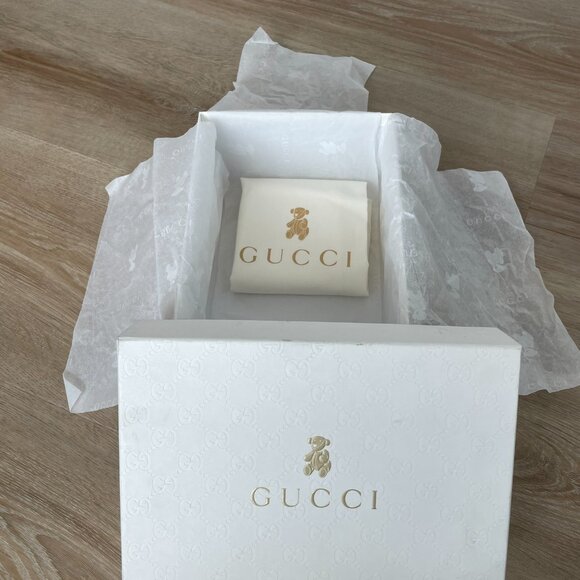 Gucci Kids White Sneakers with Red and Green Stripes - Picture 3 of 16